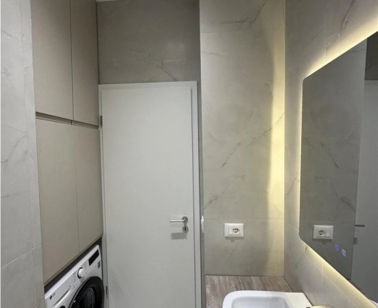 Tirane, jepet me qera apartament 1+1 Kati 8, 50 m² 520 € (Rruga Pasho Hysa)