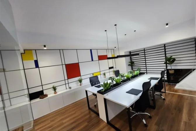 Tirane, jepet me qera zyre Kati 11, 65 m² 1.000 € (Rruga e Kavajes)