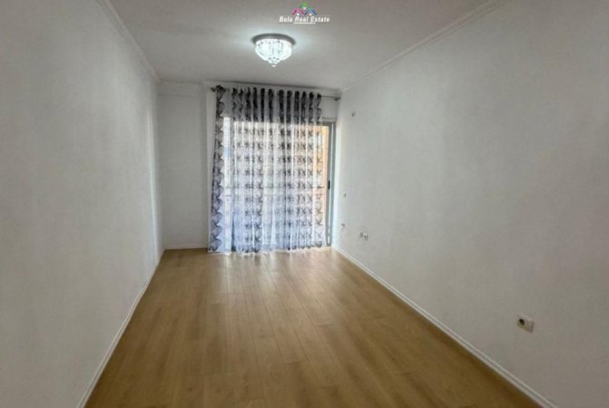 Tirane, shes apartament 1+1 Kati 3, 68 m² 91.000 € (Rruga Muhamet Deliu)