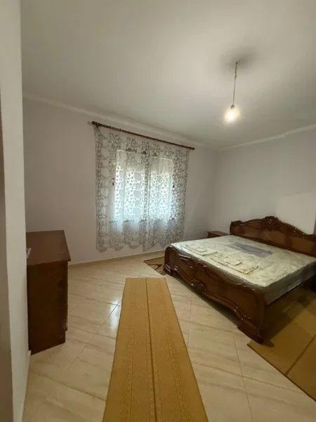 Tirane, jepet me qera apartament 1+1 Kati 2, 45’000 ALL