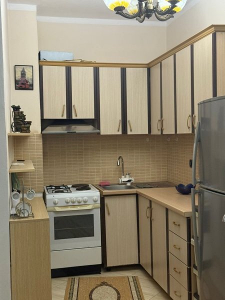 Tirane, jepet me qera apartament 1+1 Kati 2, 45’000 ALL