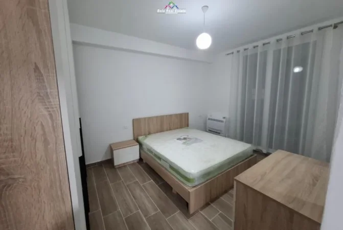 Tirane, jepet me qera apartament 2+1 Kati 5, 100 m² 500 € (Rruga 5 Maj)