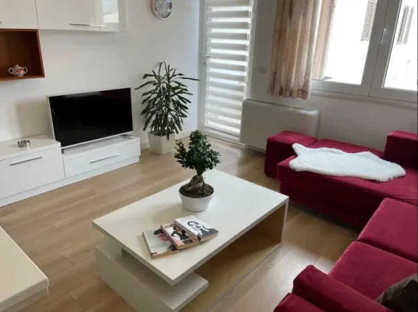 Tirane, jepet me qera apartament 2+1 Kati 3, 89 m² 800 € (Rruga Eduart Mano)