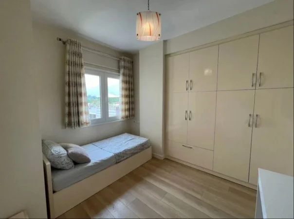 Tirane, jepet me qera apartament 2+1 Kati 3, 89 m² 800 € (Rruga Eduart Mano)