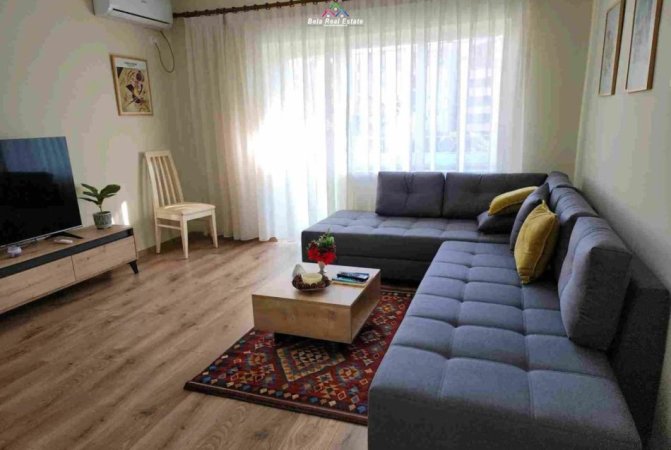 Tirane, jepet me qera apartament 1+1 Kati 4, 70 m² 650 € (Rruga sulejman Pasha)