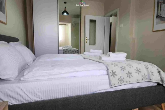 Tirane, jepet me qera apartament 1+1 Kati 4, 70 m² 650 € (Rruga sulejman Pasha)