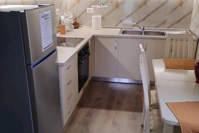 Tirane, jepet me qera apartament 1+1 Kati 4, 70 m² 650 € (Rruga sulejman Pasha)