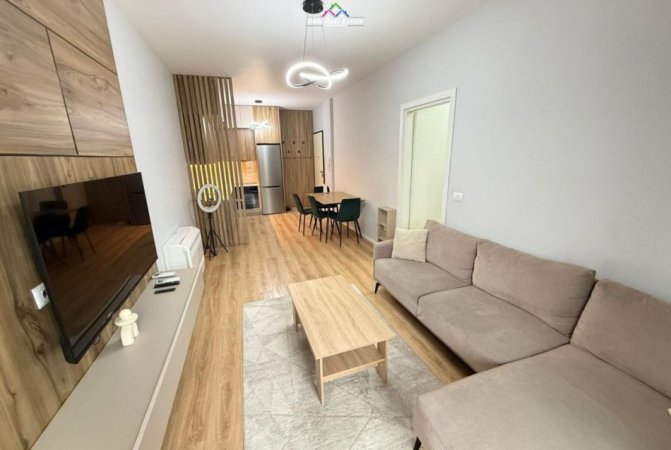 Tirane, jepet me qera apartament 1+1 Kati 14, 60 m² 1200 € (Rruga e Kavajes)