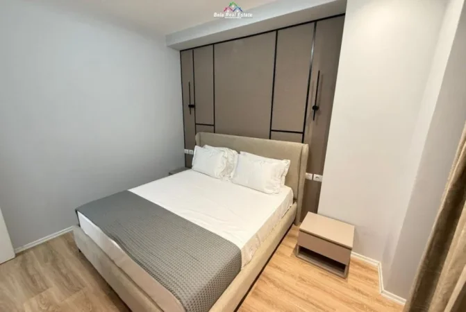 Tirane, jepet me qera apartament 1+1 Kati 14, 60 m² 1200 € (Rruga e Kavajes)