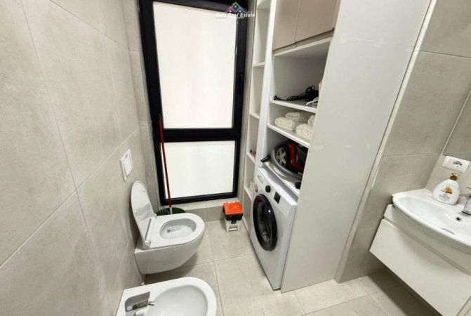 Tirane, jepet me qera apartament 1+1 Kati 14, 60 m² 1200 € (Rruga e Kavajes)