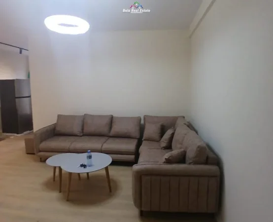 Tirane, jepet me qera apartament 2+1 Kati 3, 95 m² 600 € (Rruga Astrit Losha)