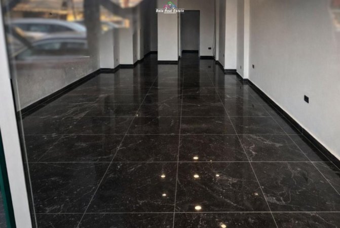 Tirane, jepet me qera dyqan Kati 0, 68 m² 650 € (Rruga Kongresi i Manastirit)