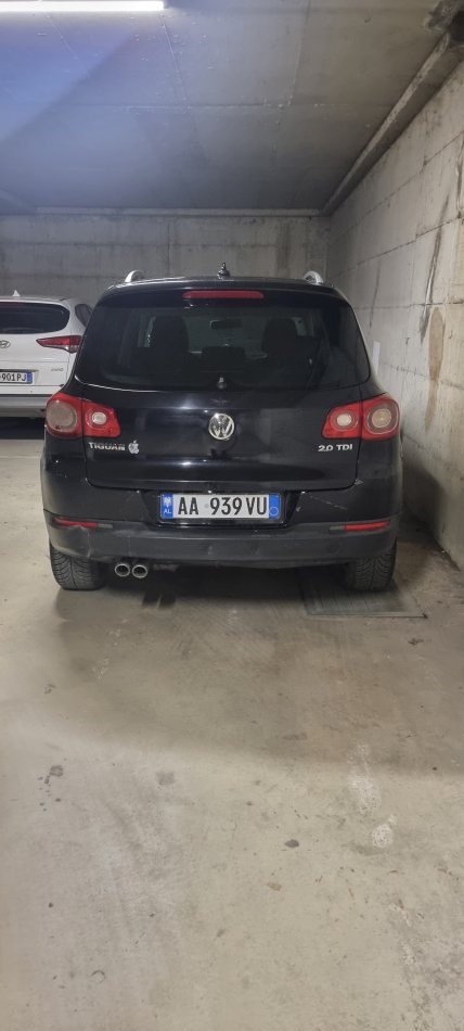 Tirane, shes SUV Vw tiguan 2.0 tdi 2009 full panorama Nafte, e zeze manuale Kondicioner 349.000 km 4.950 €