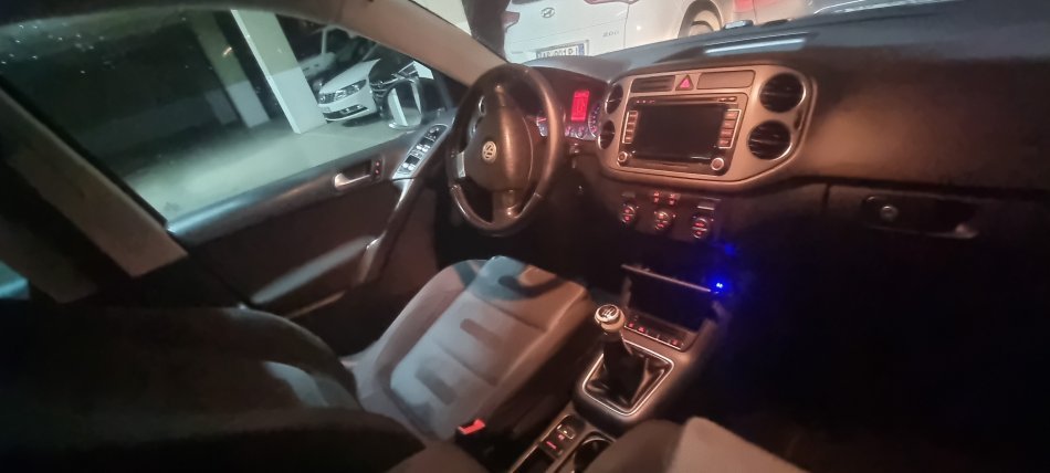 Tirane, shes SUV Vw tiguan 2.0 tdi 2009 full panorama Nafte, e zeze manuale Kondicioner 349.000 km 4.950 €