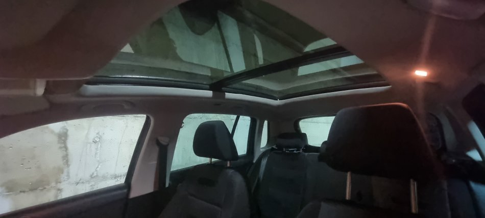 Tirane, shes SUV Vw tiguan 2.0 tdi 2009 full panorama Nafte, e zeze manuale Kondicioner 349.000 km 4.950 €