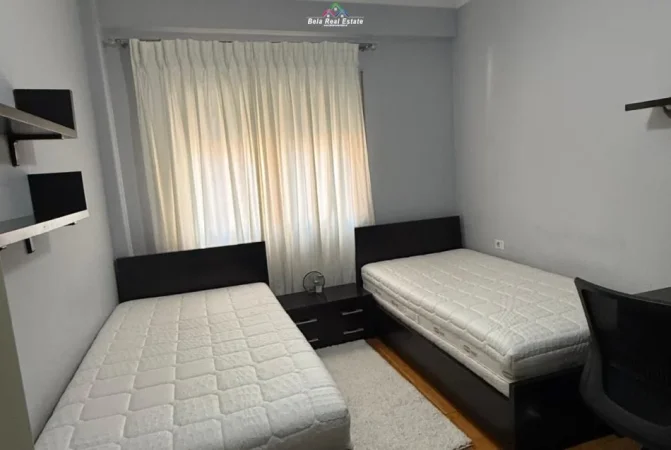 Tirane, shes apartament 1+1 Kati 3, 63 m² 170.000 € (Rruga e Kavajes)