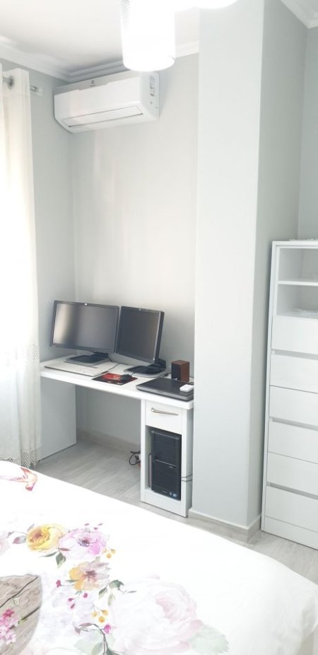 Tirane, jepet me qera apartament 1+1 Kati 4, 75 m² 500 € (Aleksander Moisiu)