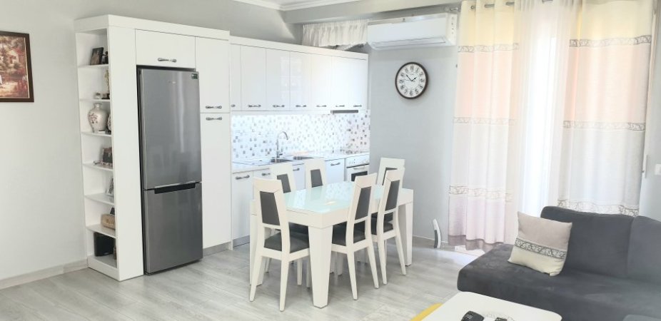 Tirane, jepet me qera apartament 1+1 Kati 4, 75 m² 500 € (Aleksander Moisiu)