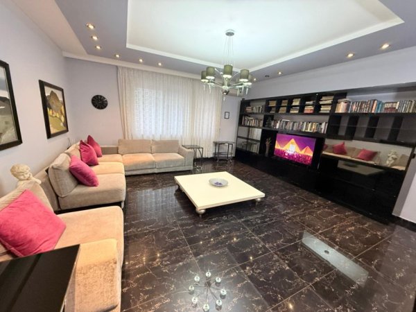 Tirane, jepet me qera apartament 3+1+Ballkon , 140 m² 1.350 € (Bllok)