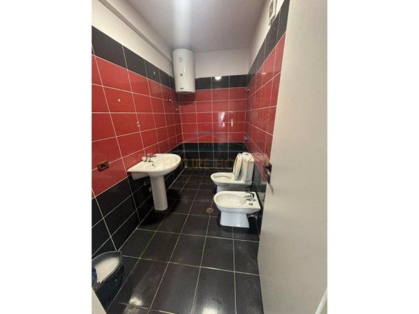 Tirane, shitet apartament 2+1 Kati 5, 105 m² 175.000 € (Unaza e Re)