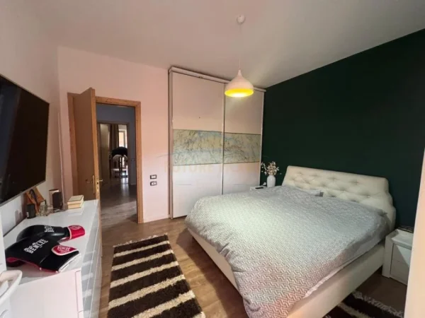 Tirane, shitet apartament Kati 4, 141 m² 200.000 €