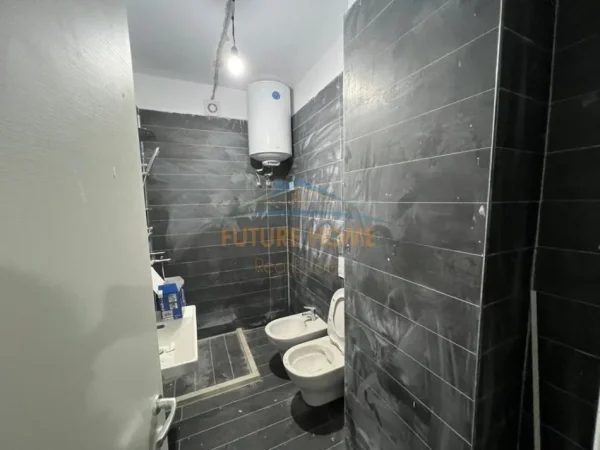 Tirane, shitet apartament Kati 3, 75 m² 129.000 €