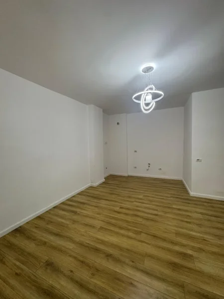 Tirane, shitet apartament 2+1+Ballkon Kati 3, 77 m² 120.000 € (Apartament 2+1 Per Shitje Astir Me Hipoteke 120,000€ )