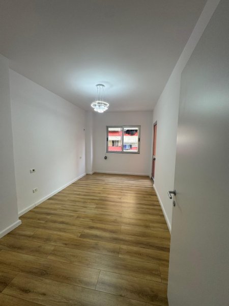 Tirane, shitet apartament 2+1+Ballkon Kati 3, 77 m² 120.000 € (Apartament 2+1 Per Shitje Astir Me Hipoteke 120,000€ )