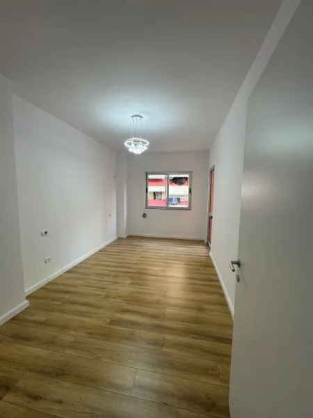 Tirane, shitet apartament 2+1+Ballkon Kati 3, 77 m² 120.000 € (Apartament 2+1 Per Shitje Astir Me Hipoteke 120,000€ )