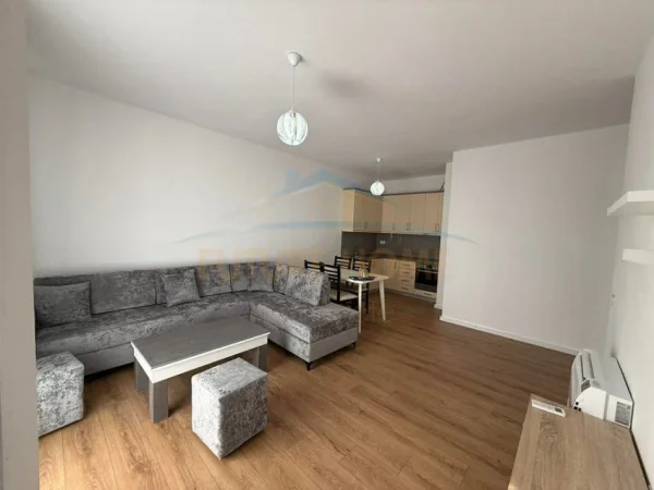 Tirane, jepet me qera apartament 2+1+Ballkon Kati 8, 104 m² 500 € (QTU)