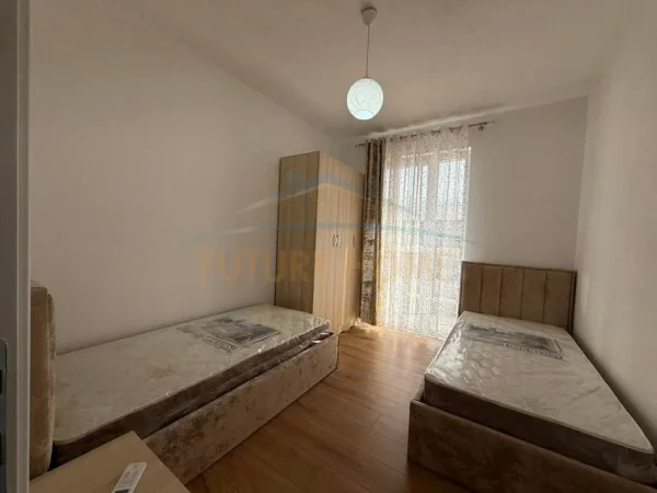 Tirane, jepet me qera apartament 2+1+Ballkon Kati 8, 104 m² 500 € (QTU)