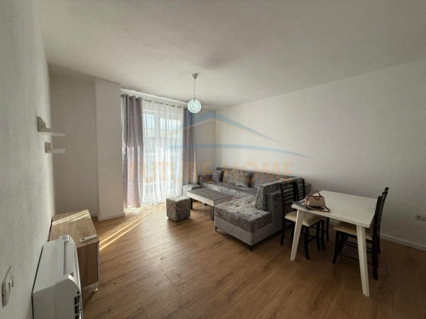 Tirane, jepet me qera apartament 2+1+Ballkon Kati 8, 104 m² 500 € (QTU)