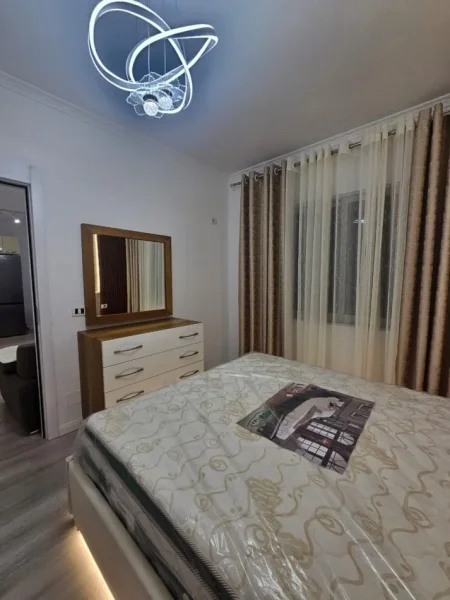 Tirane, shitet apartament 1+1+Ballkon Kati 4, 55 m² 95.000 € (Apartament 1+1 Per Shitje Misto Mame Me Hipoteke Totalisht I Investuar)