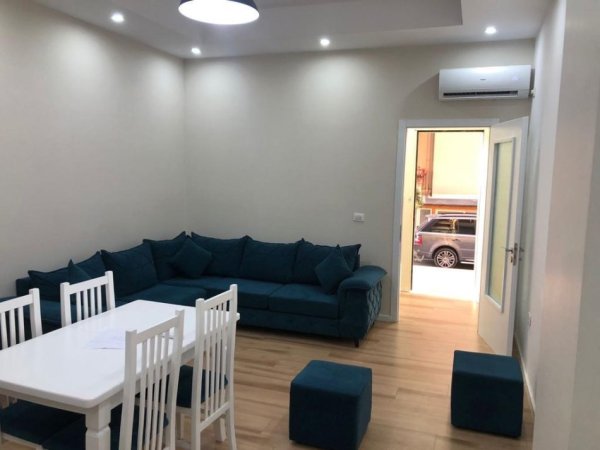 Tirane, jepet me qera apartament 1+1 Kati 1, 60 m² 400 € (Supermarket Aldi, Fondacioni Eleonor)