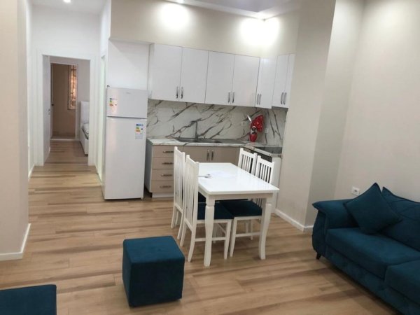 Tirane, jepet me qera apartament 1+1 Kati 1, 60 m² 400 € (Supermarket Aldi, Fondacioni Eleonor)