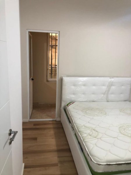 Tirane, jepet me qera apartament 1+1 Kati 1, 60 m² 400 € (Supermarket Aldi, Fondacioni Eleonor)