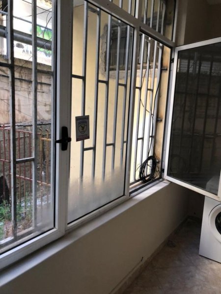 Tirane, jepet me qera apartament 1+1 Kati 1, 60 m² 400 € (Supermarket Aldi, Fondacioni Eleonor)