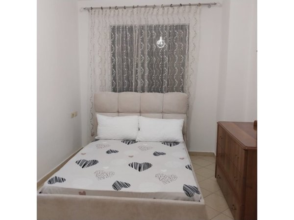 Tirane, jepet me qera apartament 1+1+Ballkon Kati 9, 60 m² 400 € (astir)