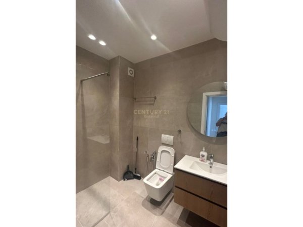 Tirane, jepet me qera apartament 1+1+Ballkon Kati 4, 55 m² 450 € (casa italia)