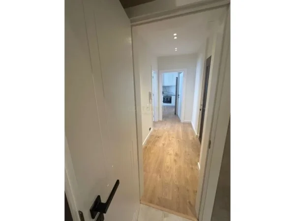 Tirane, jepet me qera apartament 1+1+Ballkon Kati 4, 55 m² 450 € (casa italia)