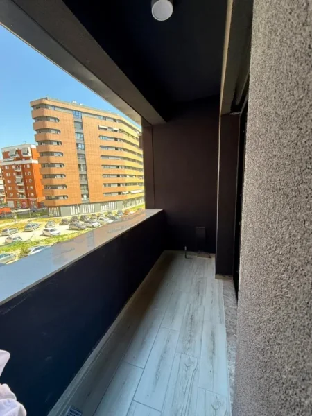 Tirane, jepet me qera apartament 2+1+ Garazh, Kati 2, Cmimi 700 € tek Rezidenca OASIS, Astir, Tirane.