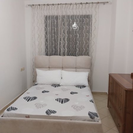 Tirane, jepet me qera Apartament 1+1 ,Kati 3, Mobiluar, Çmimi 400 € ne ASTIR, Tiranë.