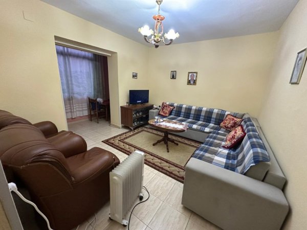 Tirane, jepet me qera apartament 2+1+Ballkon Kati 2, 80 m² 500 € (Shkolla e Baletit)