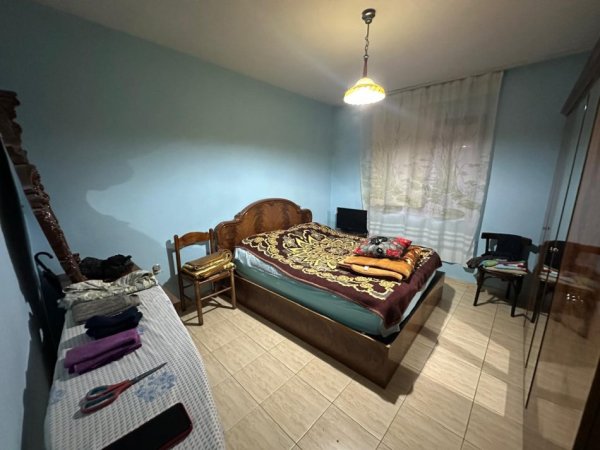 Tirane, jepet me qera apartament 2+1+Ballkon Kati 2, 80 m² 500 € (Shkolla e Baletit)