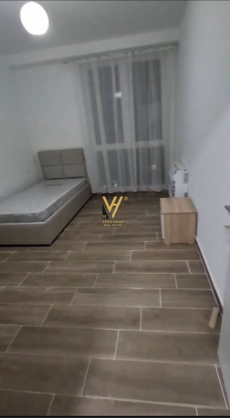 Tirane, jepet me qera apartament 2+1+Ballkon Kati 5, 100 m² 500 € (5 MAJI)