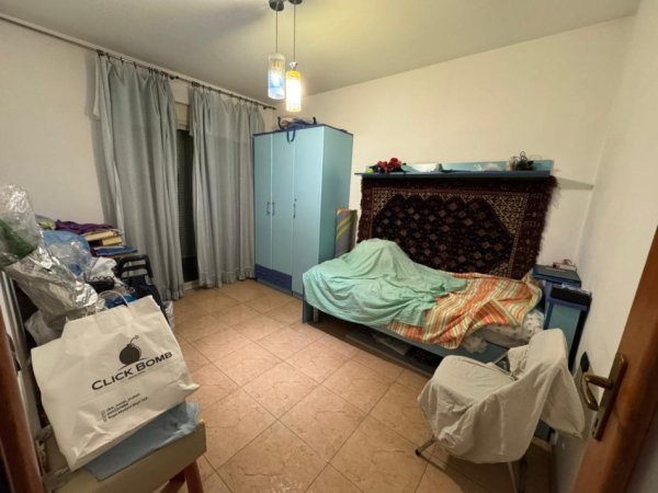 Tirane, jepet me qera apartament 2+1 Kati 4, 600 € 