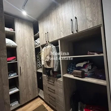 Tirane, jepet me qera apartament 1+1 Kati 4, 68 m² 450 € (Fresku)