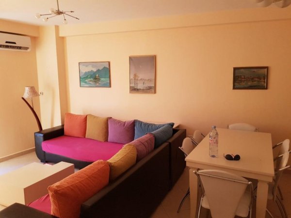 Apartament 2+1+2 banjo përballë gjimnazit Sami Frasheri