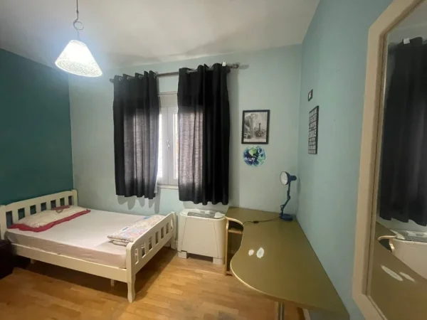 Tirane, jepet me qera apartament 3+1 , 1.000 € 
