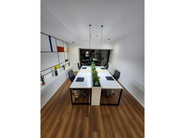 Tirane, jepet me qera apartament 1+1 Kati 11, 76 m² 1.000 € 